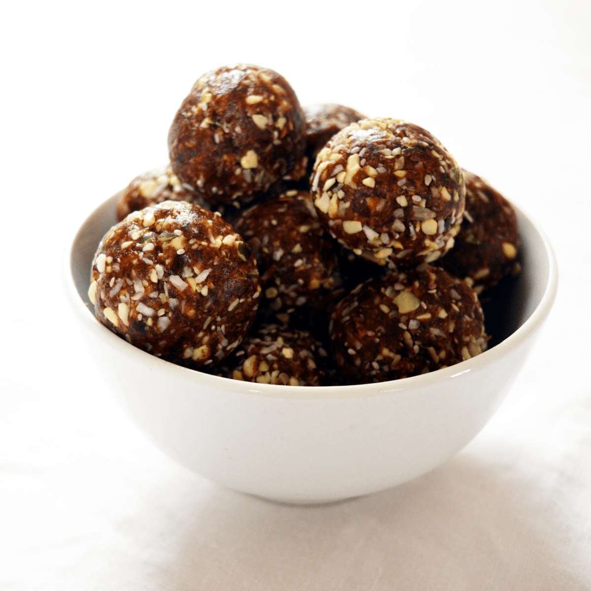 No bake cashew and coconut energy&nbsp;balls