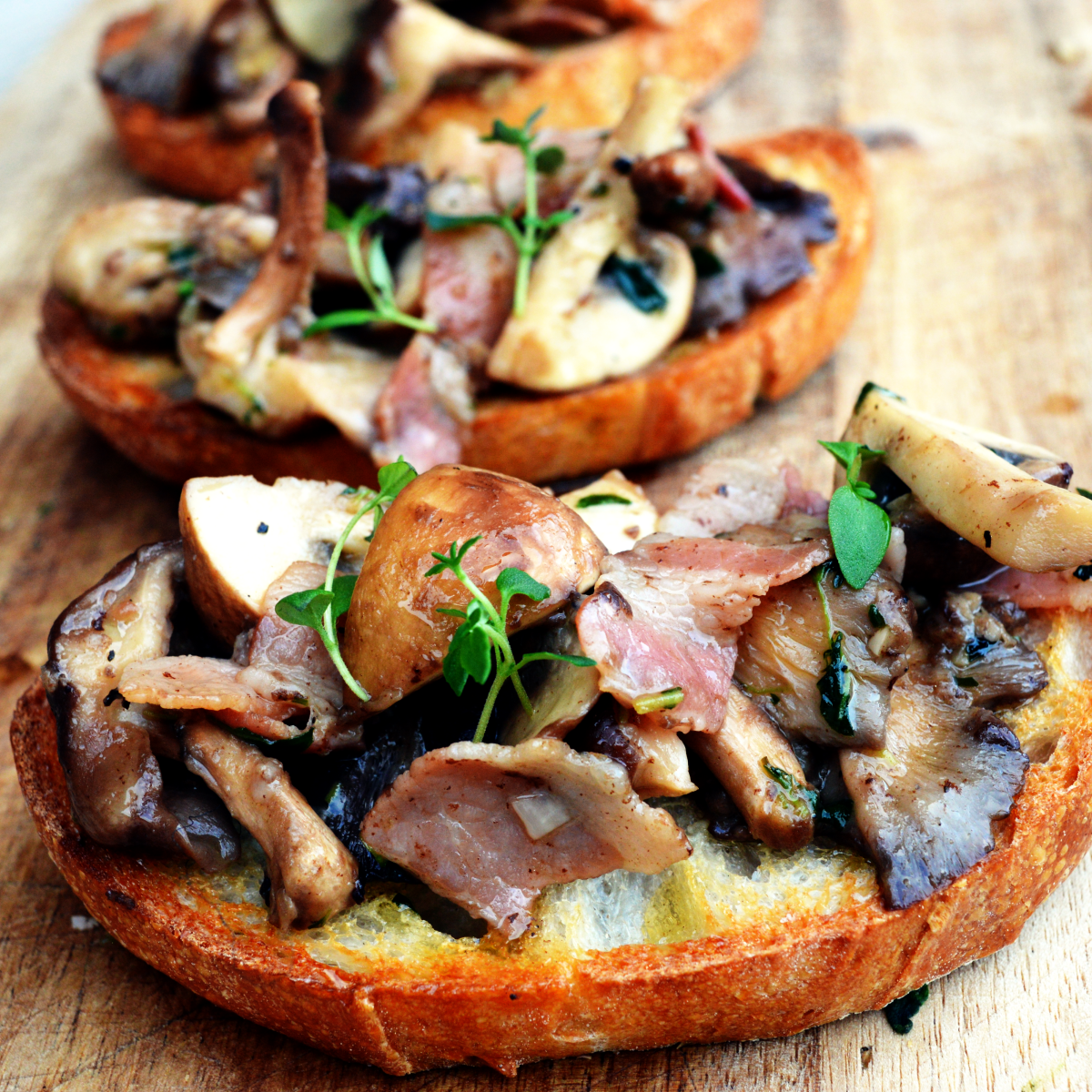 Mushroom toasts with bacon and bone&nbsp;marrow